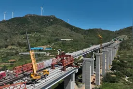 临沂重点公路工程“中秋”假期不停工 全力保障建设进度图片