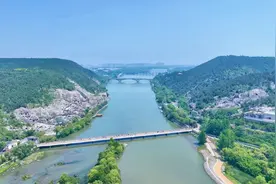 龙门石窟：石刻不语阅千年图片