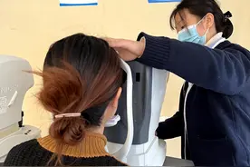 爱尔眼科：一副渐变焦眼镜，轻松解决近视+老花群体频繁摘戴眼镜困扰图片