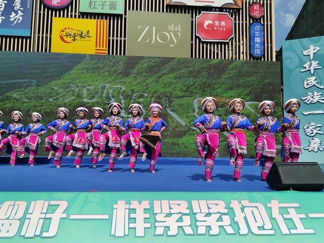 黔西南：“追逐”风景里的民族文化