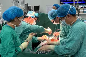 全省首例！青大附院心血管外科成功完成世界最小人工心脏微创植入术图片