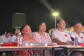 湖南伢子严浪宇蹦床摘铜！父亲：年轻时看奥运会，就朦朦胧胧想过支持我孩子干这行图片