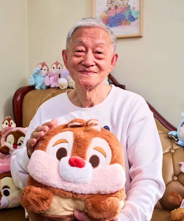“魔法爷爷”突然离世！网友泪崩：他去迪士尼当老宝贝了