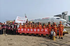 跨国救援争分夺秒：中国云南救援医疗队在缅甸创造生命奇迹图片