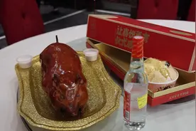 广州烤乳猪进入热卖期，有饭店推出清明祭祀套餐便于市民祭祖视频封面