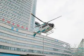 4小时路程 40分钟飞回十堰人医直升机抢救竹山柳林胸痛患者图片