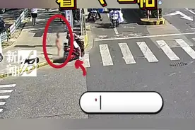事发上海街头！一男童浑身赤裸着哭喊图片