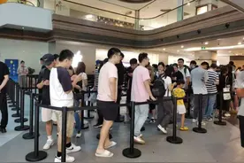 苹果iPhone 16正式开售，黄牛称今年收Pro Max最高加价七八百元图片