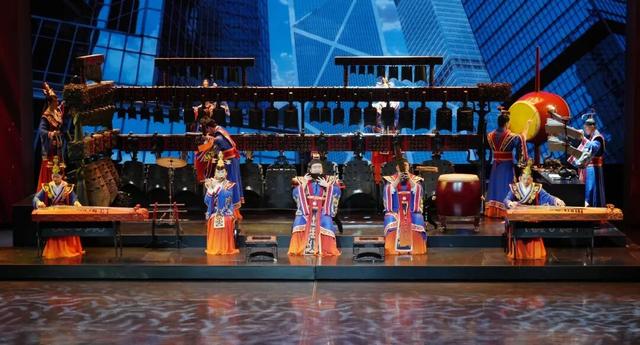 武汉这里什么情况？晚上6点突然排起长队！有人提前五天全家蹲守……