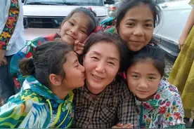 全国民族团结进步模范 | 芦志红：新疆孩子的“汉族妈妈”图片