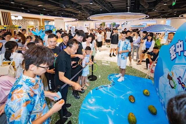 一颗椰子席卷武汉，来武商梦时代、东湖湖光序曲偶遇吧！