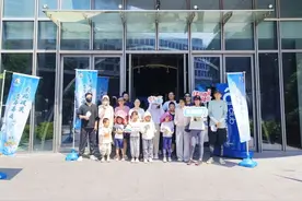 在奉浦就能体验奥运金牌项目！小朋友也能划这么远！图片