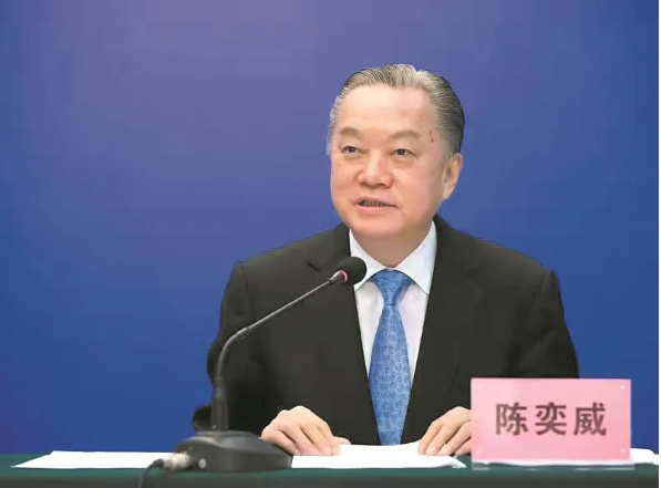广东人社厅原厅长陈奕威违规接受宴请