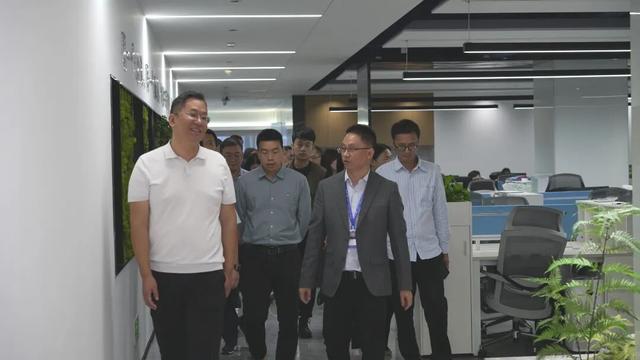 东莞松山湖功能区考察团莅临唯一网络共探AI赋能新型工业化新路径