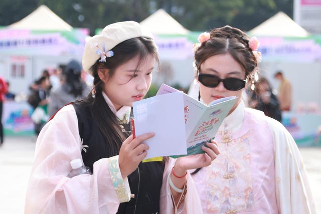 超600名潮玩青年与全运同频漫步！为电影《英雄三元里》全国公映燃情造势