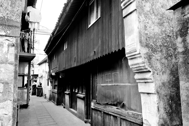 舟山有意思｜舟山这里有条路最窄处仅供一人通行…