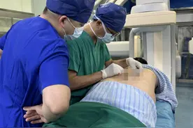 78岁男子背疼如电击，原是这个病留下的后遗症图片