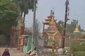 缅甸华人老师上课时遭遇地震：让学生躲在桌子下，感觉整栋楼都在动图片