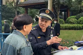 郑州二七区严查文明养犬，未拴绳犬只直接抓走暂扣！图片