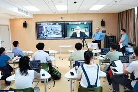 重压下的医学生频频崩溃，“规培”制度有解吗？图片