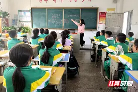 上课“金鸡独立”  下课“爱心接力” ——记安仁县实验学校教师肖晓红的故事图片