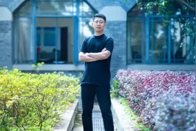 29岁赵莽成为武汉大学最年轻正教授，年薪60万图片