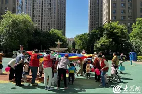济宁高新区洸河街道兰庭社区开展“一起相约初夏” 公益早教活动图片
