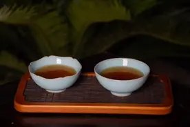 中华老字号弘宝汝瓷“平安喜乐杯”现身“与辉同行”直播间被“秒抢”图片