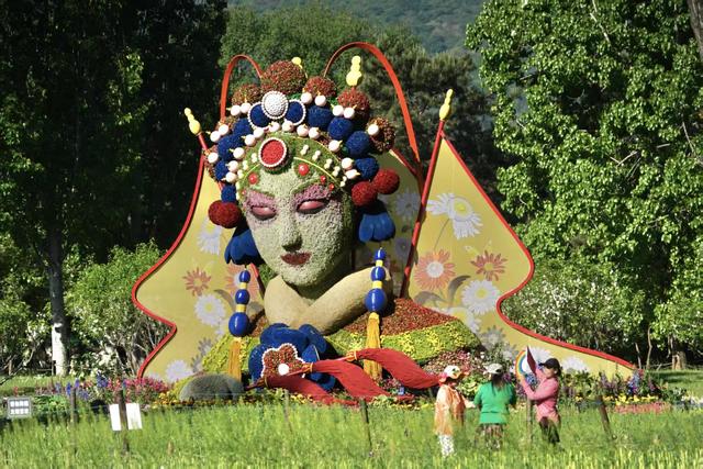 国家植物园暮春繁花正盛！金奖花坛惊艳亮相