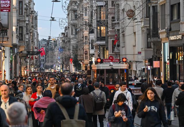 繁华的伊斯坦布尔独立大街