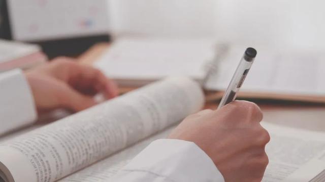 大学英语四六级考试9月15日起报名→