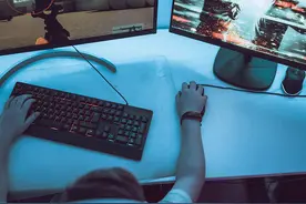 闪电心灵愈站 | 孩子厌学沉迷网络 心理专家：学会做“赋能型父母”图片