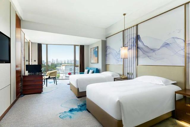 上海Citywalk正当时！市区5星级酒店客房折上折！大闸蟹自助、双人下午茶特惠价！免费住宿福利到