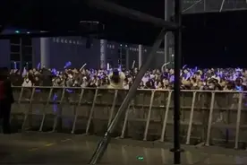 他的演唱会也“翻车”了？大批观众喊退票图片