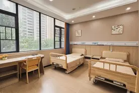 光谷关东综合养老服务中心开业，配置多种医疗设备，还设有“开心农场”图片