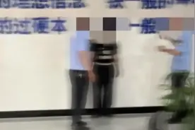 女律师搭顺风车遭邻座男子猥亵，一招自救！当地警方通报图片