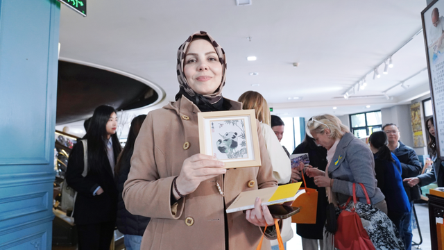 顶流在新都藏不住了！TA是→