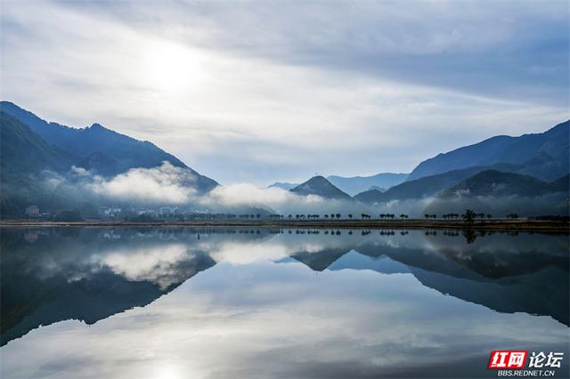 华中屋脊，秋色无边！这里是神农架