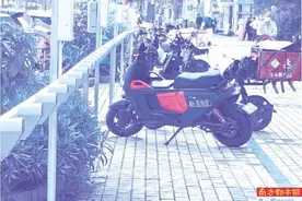 广州严管“电鸡”停放半个月后图片