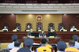 青岛一起涉黑案公开审理！涉及22人！图片