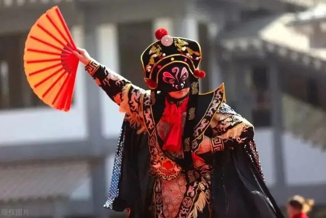 全国女士免费入园！石林·冰雪海洋世界暑期夜场，8月1号盛大开放！女士门票无限，送送送！