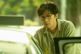 换剧如换脸！从风光“宝总”到落魄“北漂”，胡歌演技太炸裂图片