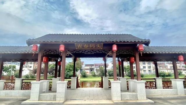 秋光正好，栖霞来邀