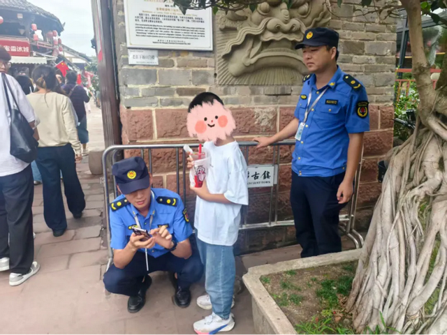 何以成都？两千万游客见证成都的“净优亮美”