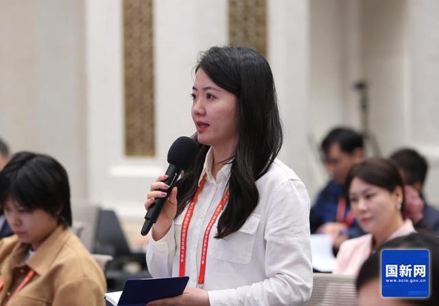 中国气象局答海报新闻：气象部门向全球共享了176年的全球地面气候数据集