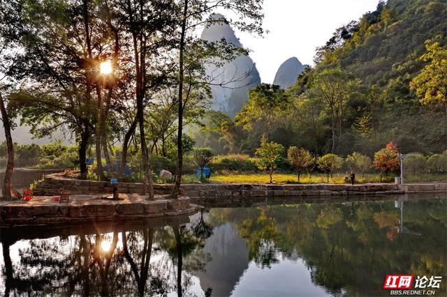 岁暖时刻丨桂林藏着座“大地之眼”！晨曦漫过石拱，看群峰在天然画框里苏醒