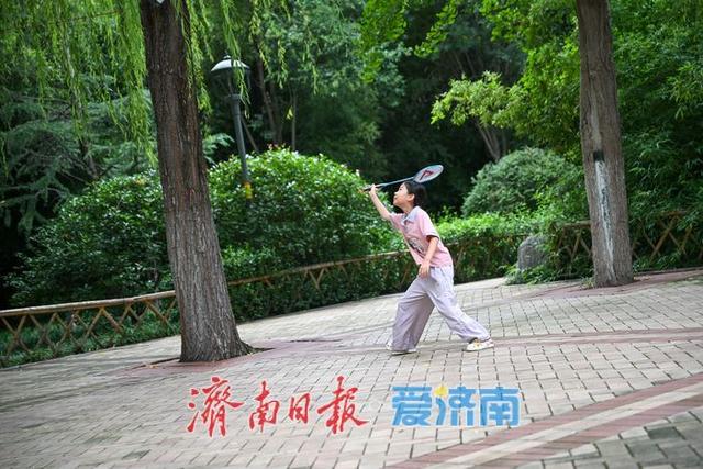 济南花圃公园：城市绿肺润民心