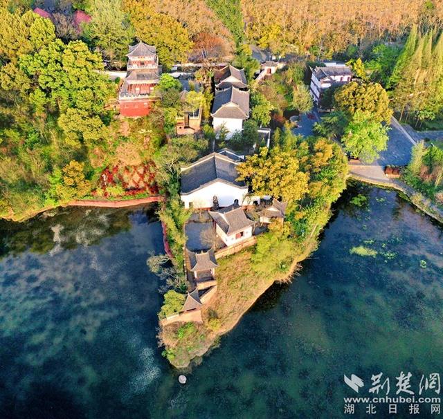 东湖评论：对比杭州看黄州，东坡赤壁自倾城