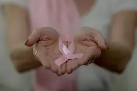 世界乳腺癌宣传日｜乳腺癌发病率正年轻化！乳腺癌≠失去乳房，乳房重建≠隆胸图片