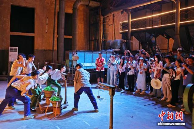（活力中国调研行）湖北五峰：工业遗存变身潮流舞台焕发茶旅新生机